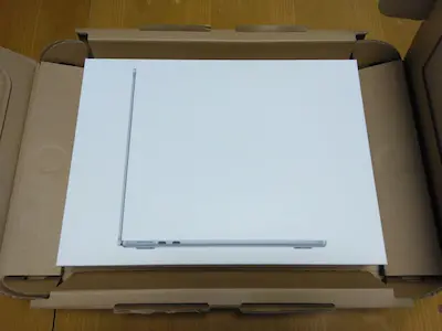 MacBook Air M4 をお迎えしました